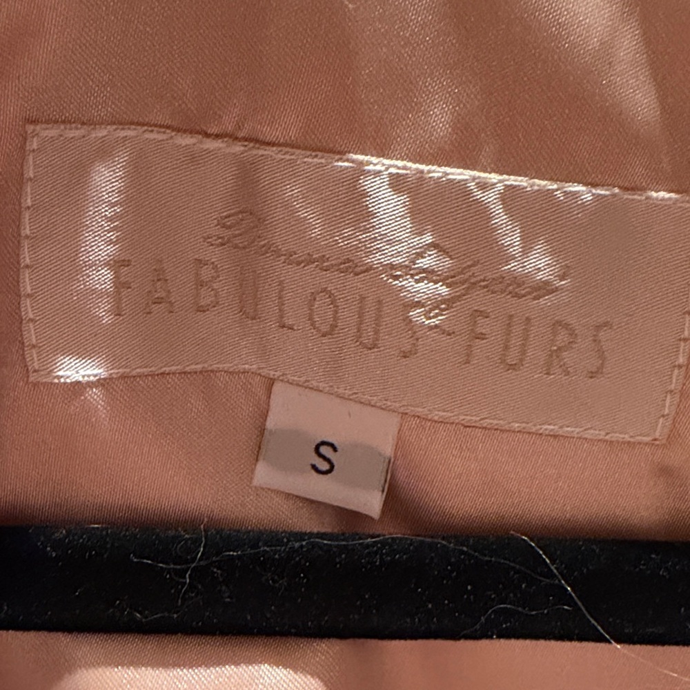 Fabulous Furs Luxurious 80 s style cropped Vest in Cream - Picture 2 of 5